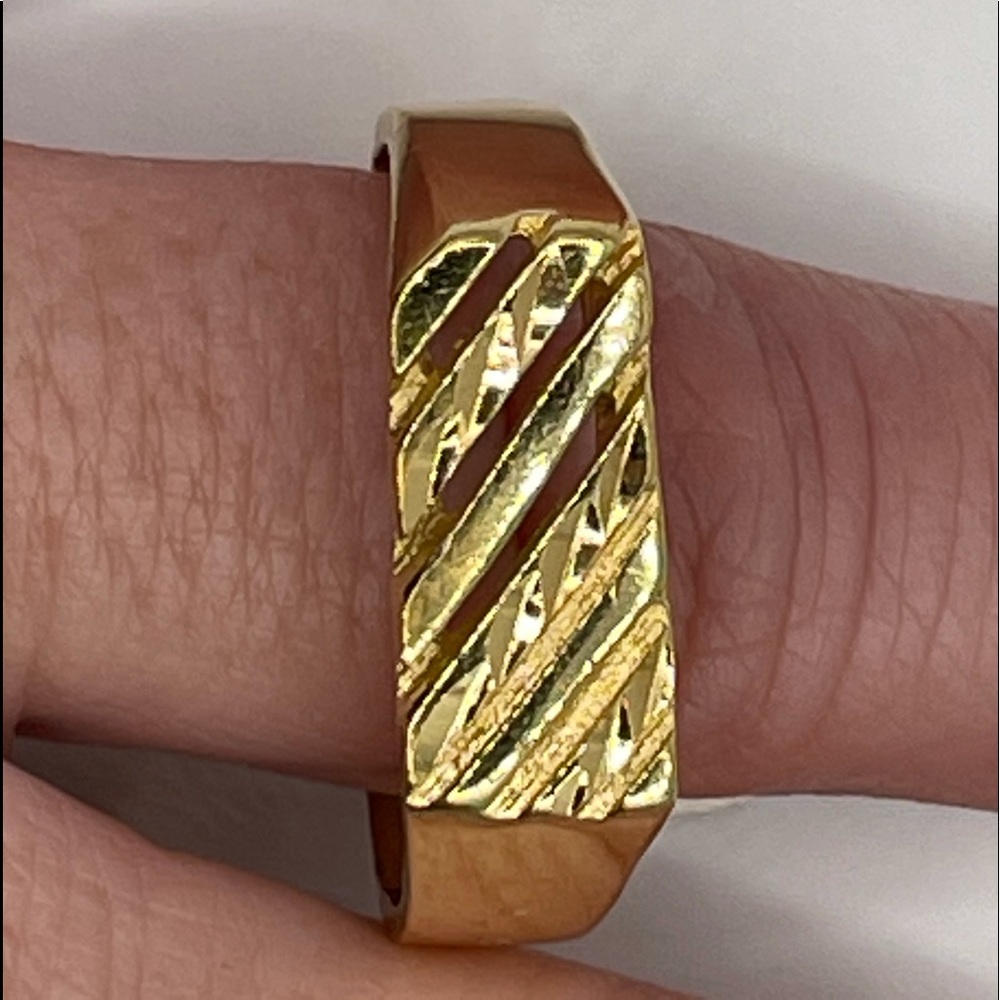 Striped Surface Ring (#27)
